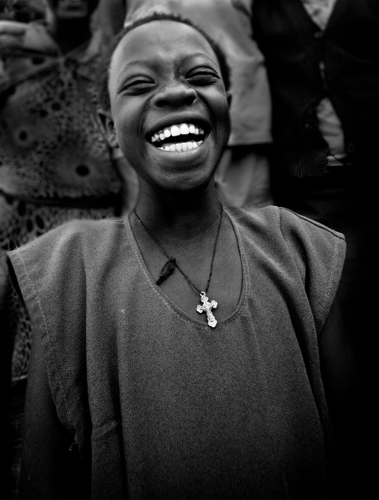 Ορφανό κοριτσάκι, με το χαμόγελο διαρκώς, που ζει σε  νοσοκομείο της Αιθιοπίας