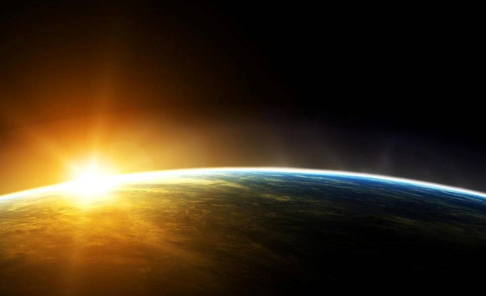 Ανατολή του ηλίου όπως φαίνεται από το Διάστημα