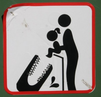 dont-feed-kids-to-crocodile