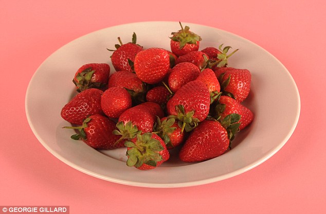 27ea32ec00000578-3059330-an_entire_plate_of_27_strawberries_contains_just_100_calories-m-134_1430240078467