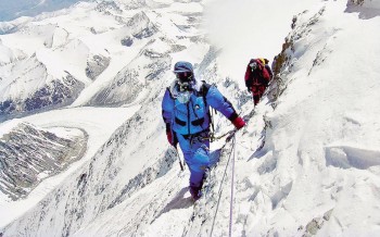 Χρειάζεται πάθος, επιμονή και αντοχή για να γίνουν τα όνειρα πραγματικότητα. Η περίπτωση του Ιάπωνα ορειβάτη Τακάο Αραγιάμα είναι ενδεικτική. Σε ηλικία 70 ετών, το 2006 κατάφερε να κατακτήσει την κορυφή του Εβερεστ.